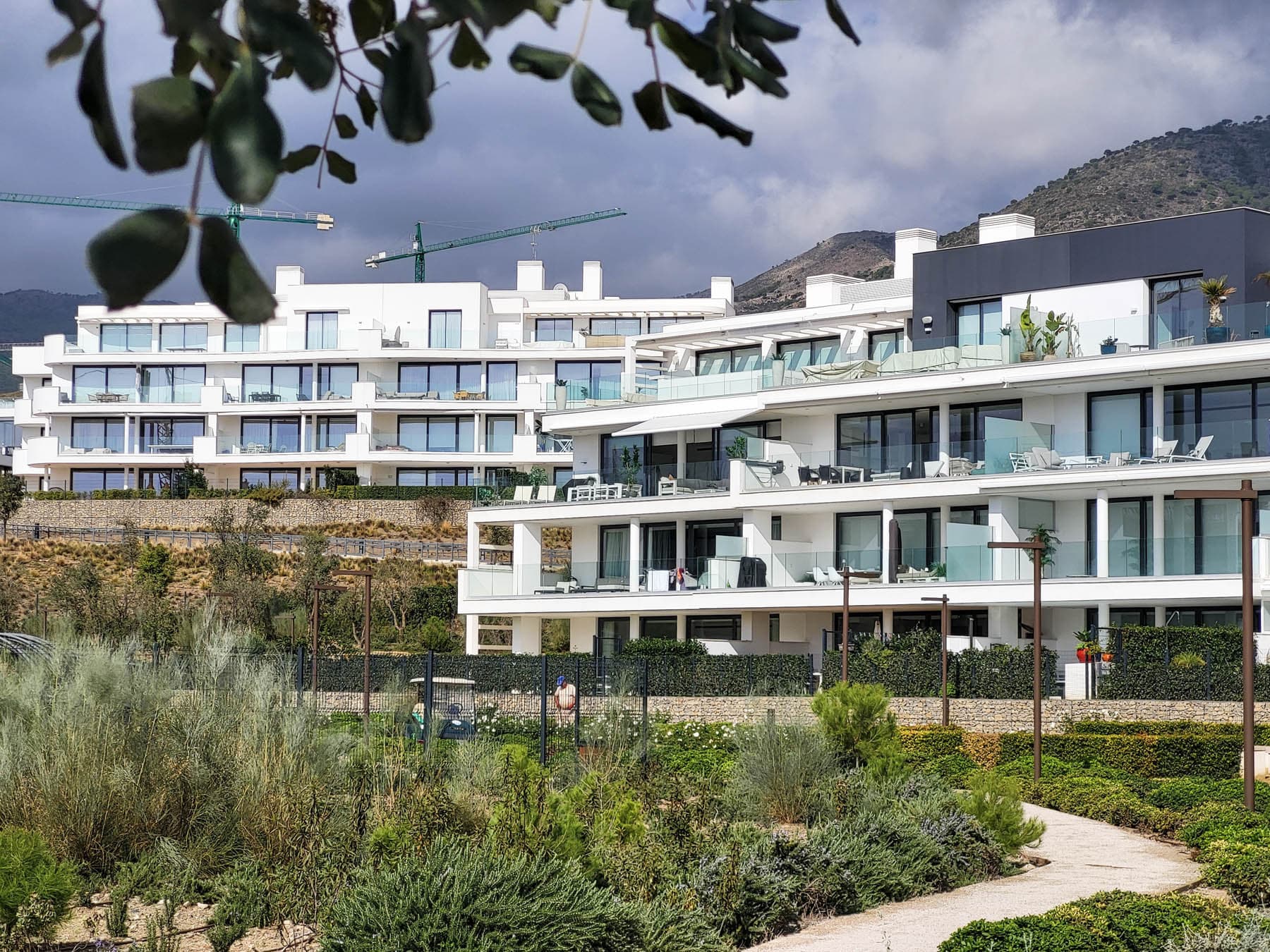 Experience the “wow” factor upon entry! This 3-bedroom, south-facing corner apartment offers an luxury open-plan living space that flows onto a very large terrace with stunning sea and mountain views. High-end kitchen appliances make...