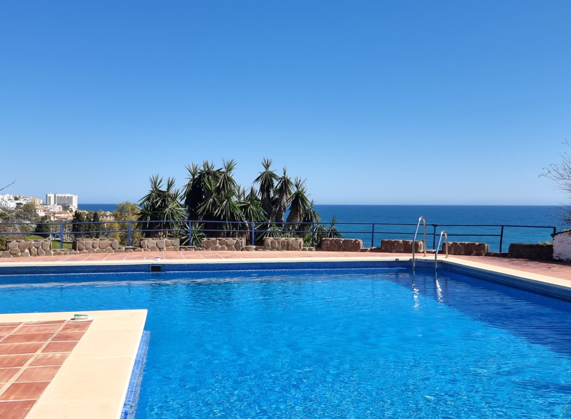 Stylish Coastal Living with Sea Views in Benalmádena