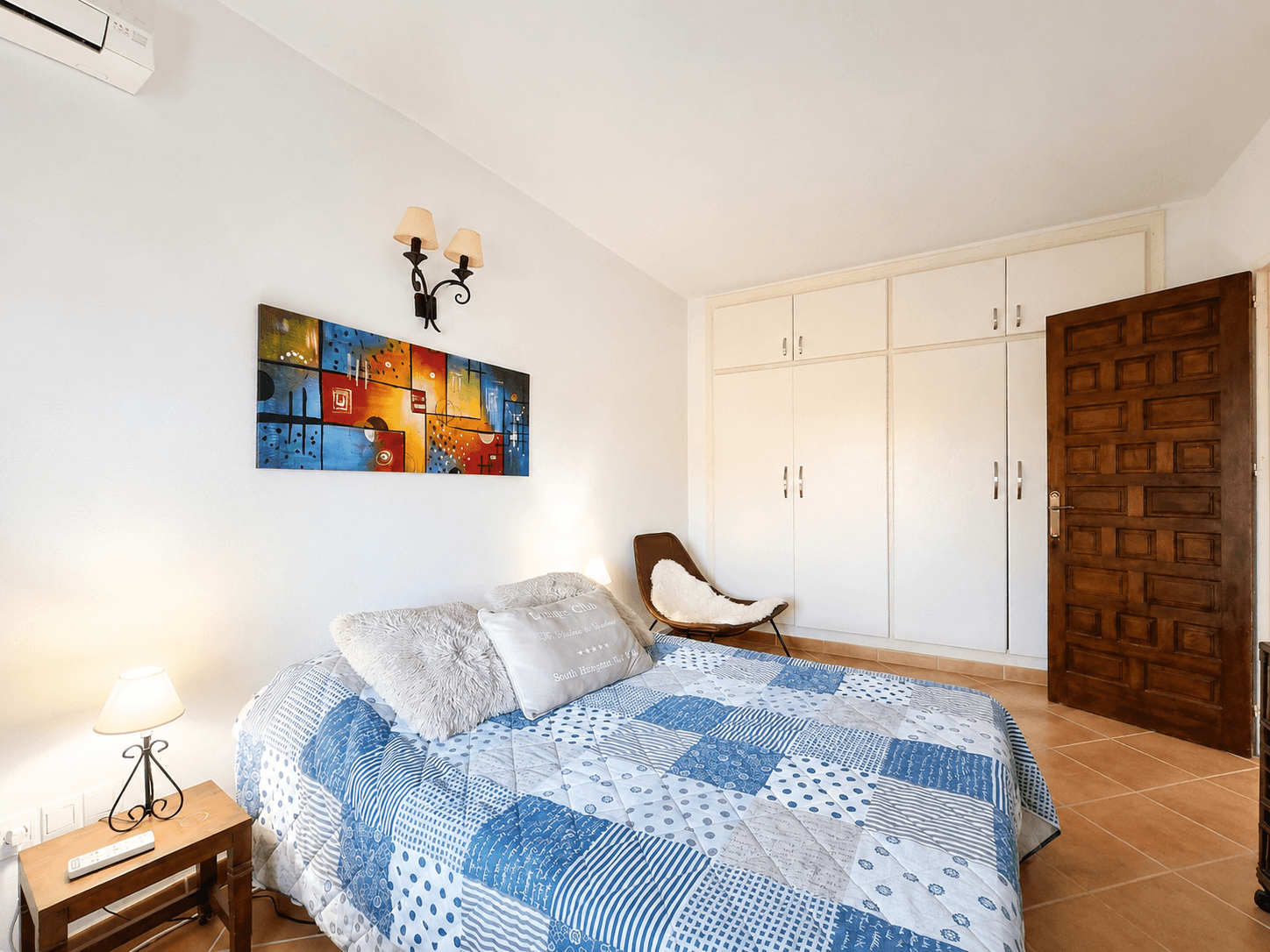 Stijlvol wonen met zeezicht in Benalmádena Gelegen in een charmante Andalusische urbanisatie, combineert deze elegante h