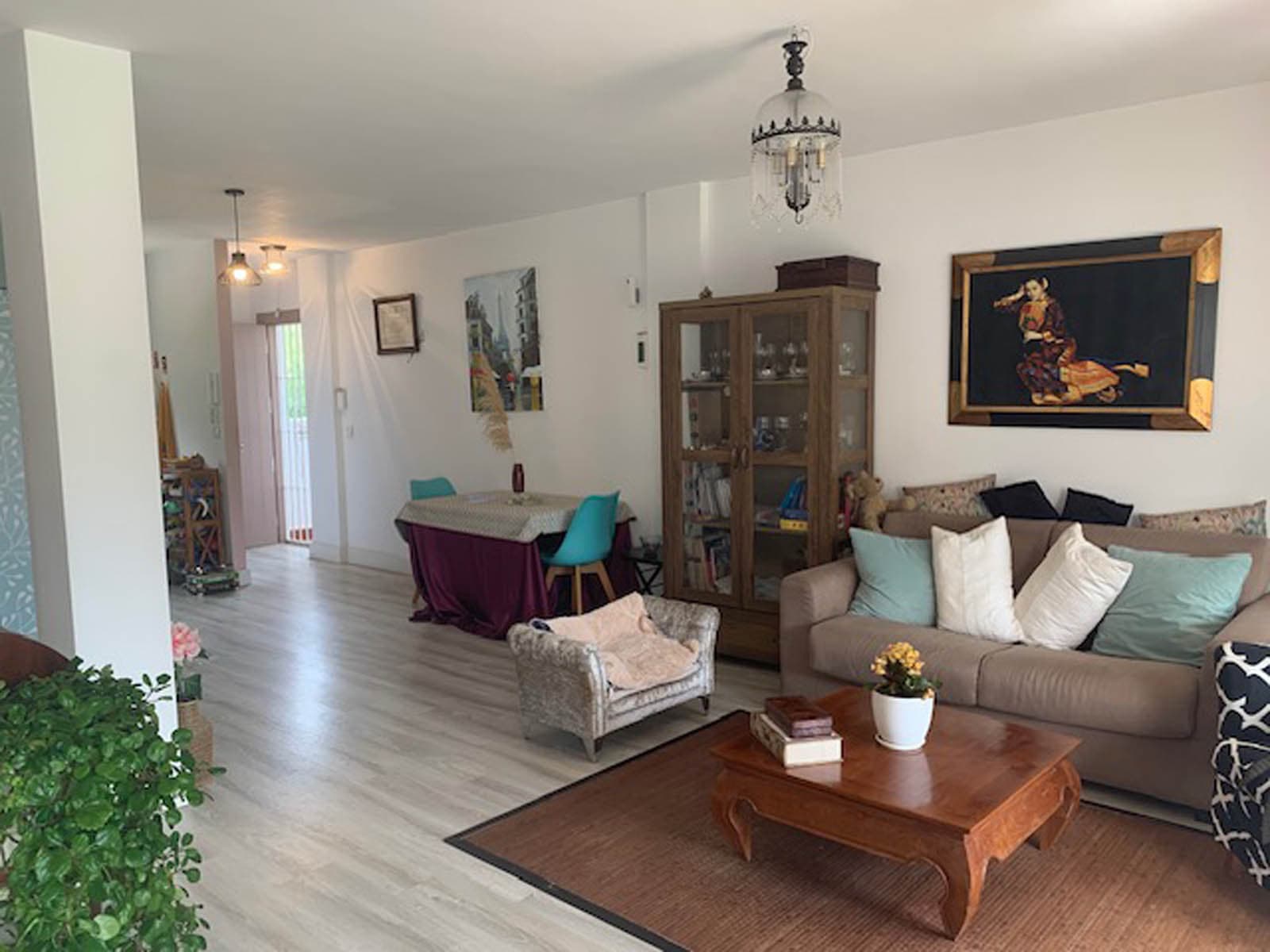 Apartamento con jardín, a pocos pasos de la playa en Calypso, Calahonda
