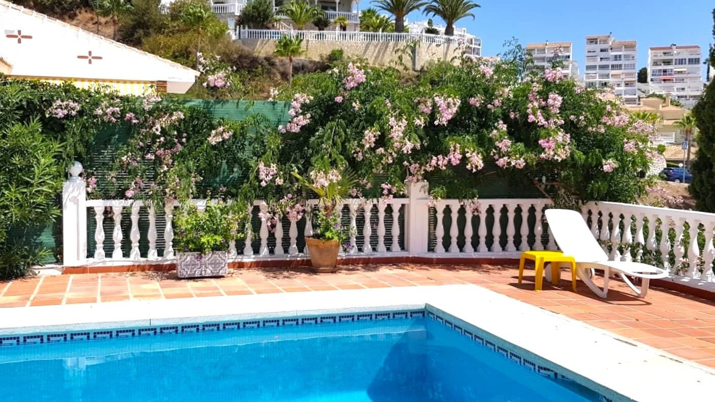 Sea-View Villa | Walking Distance to Beach & Amenities | Riviera del Sol Charming, detached villa with panoramic sea vie