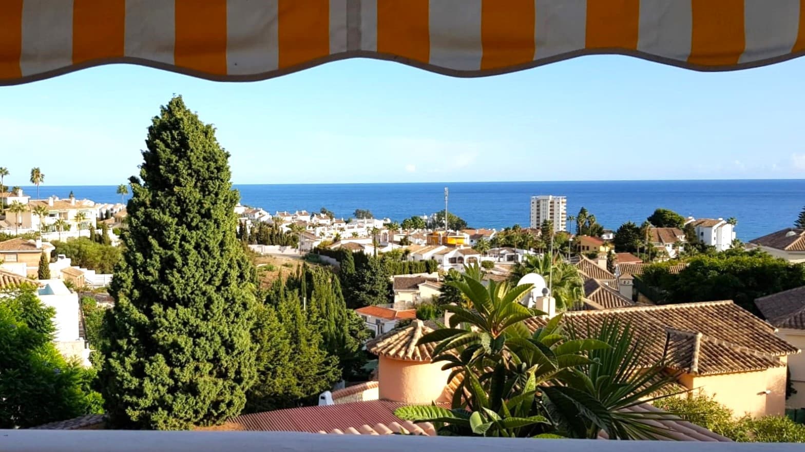 Sea-View Villa | Walking Distance to Beach & Amenities | Riviera del Sol Charming, detached villa with panoramic sea vie