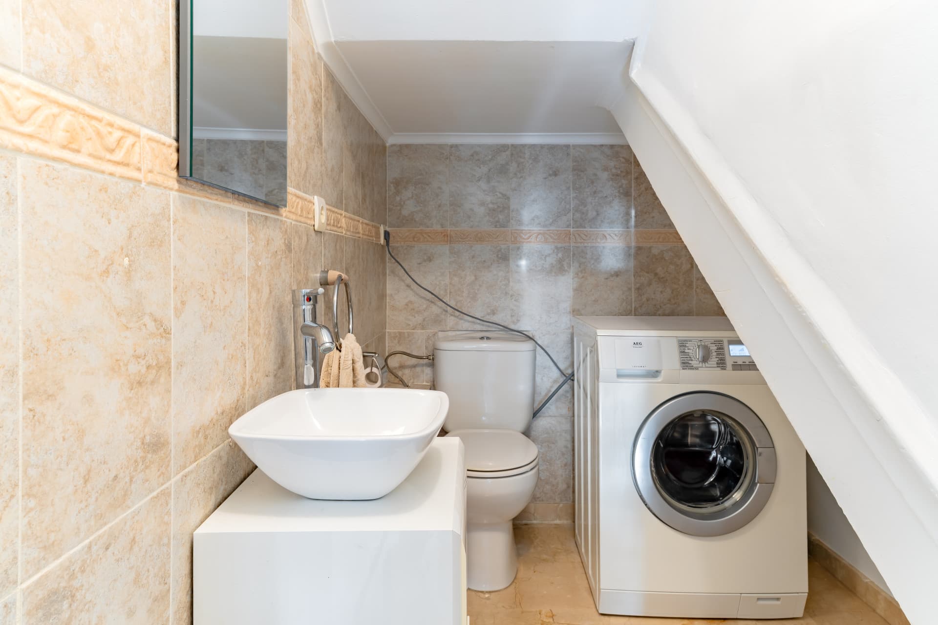 Beautifully Renovated Townhouse with Garden, Solarium and Community Pool in La Capellanía – Fuengirola Located in the so