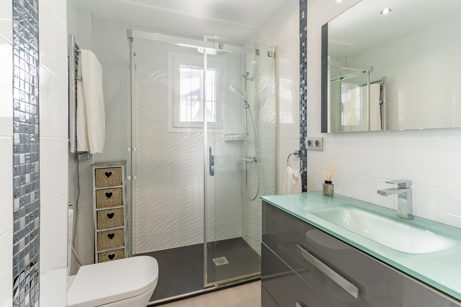 Beautifully Renovated Townhouse with Garden, Solarium and Community Pool in La Capellanía – Fuengirola Located in the so