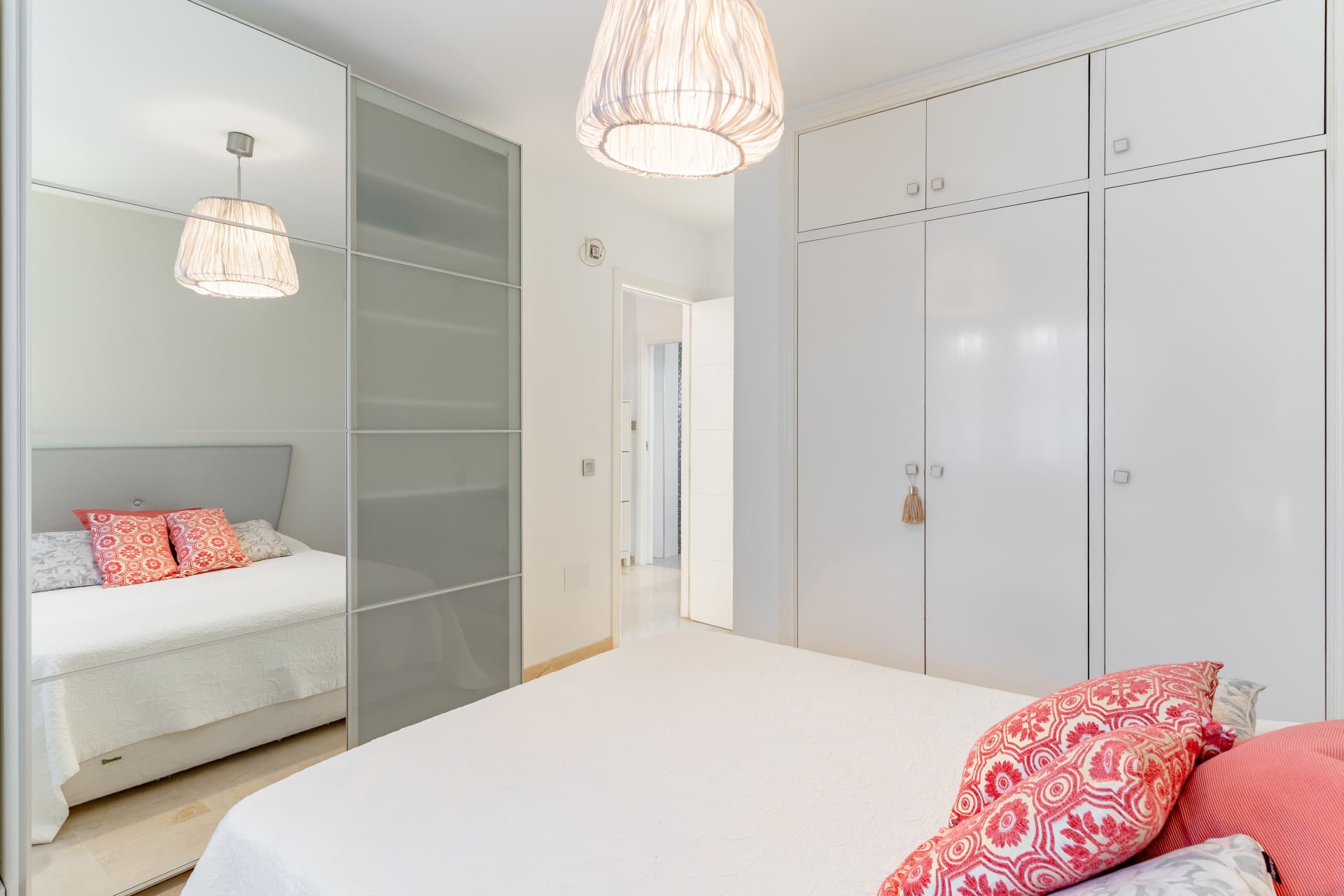 Beautifully Renovated Townhouse with Garden, Solarium and Community Pool in La Capellanía – Fuengirola Located in the so