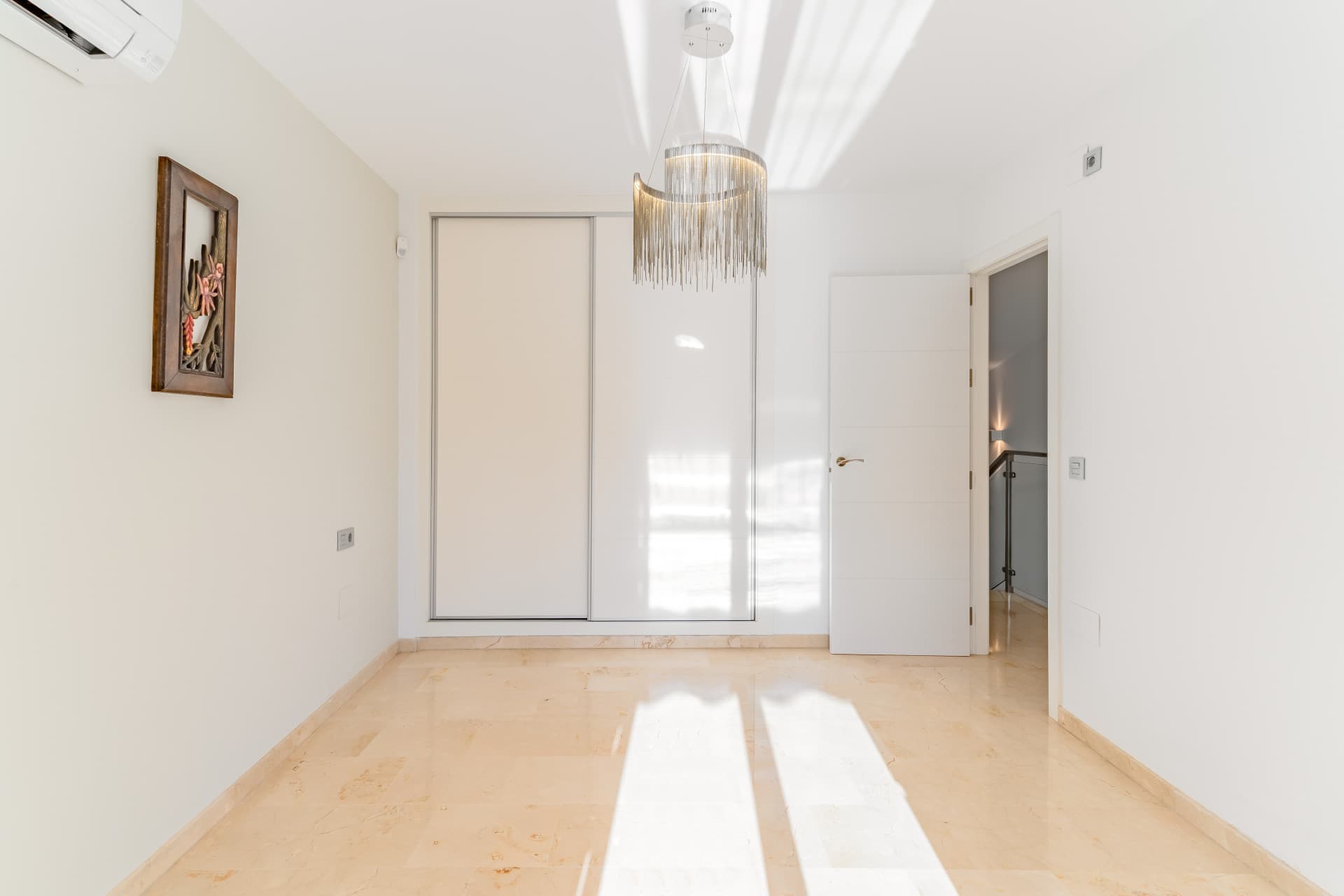 Beautifully Renovated Townhouse with Garden, Solarium and Community Pool in La Capellanía – Fuengirola Located in the so