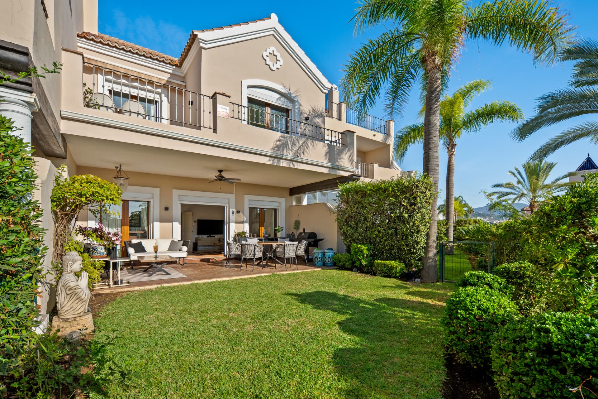 Charming 3-Bedroom Townhouse in El Paraíso Hills