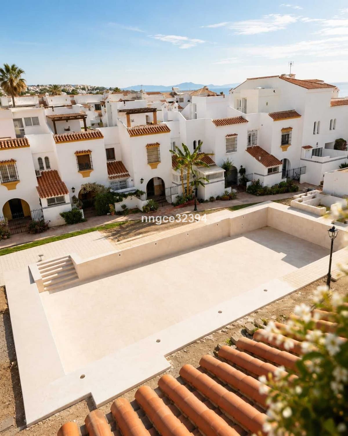 Fully Renovated Beachfront Townhouse | Designer Kitchen | Private Garden | Rooftop Sea Views