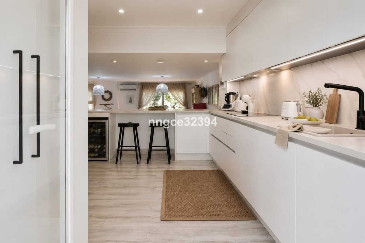 Fully Renovated Beachfront Townhouse | Designer Kitchen | Private Garden | Rooftop Sea Views