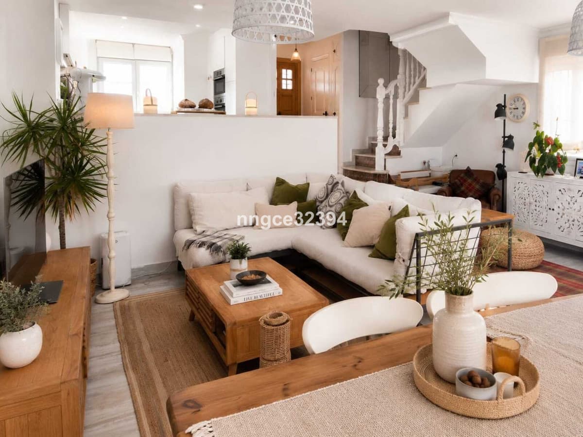 Fully Renovated Beachfront Townhouse | Designer Kitchen | Private Garden | Rooftop Sea Views