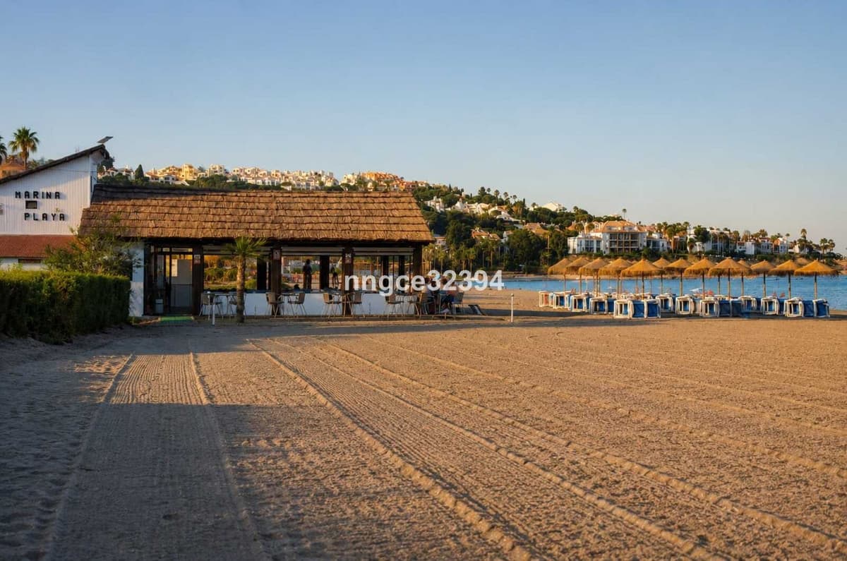 Fully Renovated Beachfront Townhouse | Designer Kitchen | Private Garden | Rooftop Sea Views