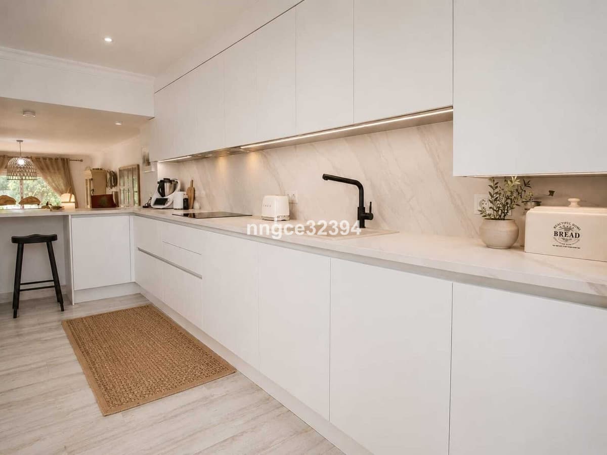 Fully Renovated Beachfront Townhouse | Designer Kitchen | Private Garden | Rooftop Sea Views
