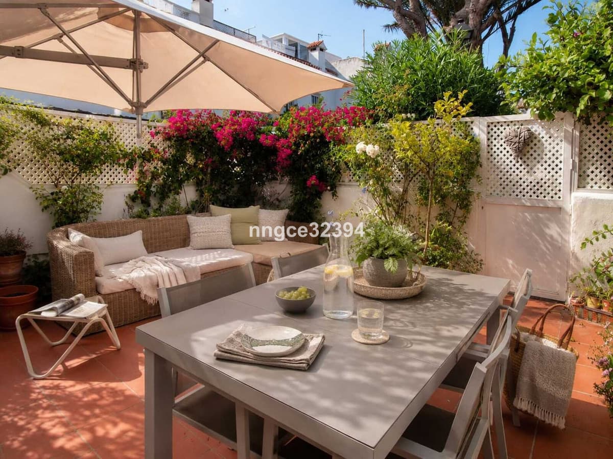 Fully Renovated Beachfront Townhouse | Designer Kitchen | Private Garden | Rooftop Sea Views
