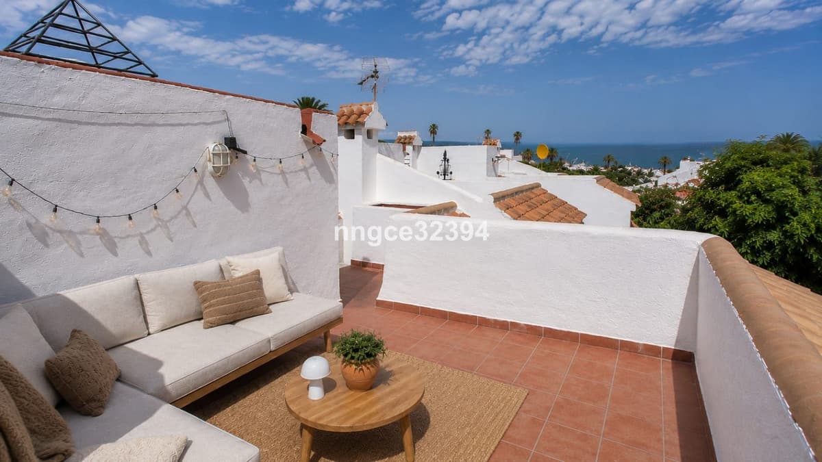 Fully Renovated Beachfront Townhouse | Designer Kitchen | Private Garden | Rooftop Sea Views