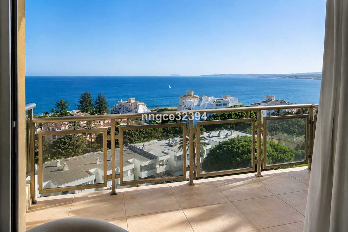 Totally Reformed Top-Floor Apartment with Panoramic Sea Views Over Estepona Marina & Playa del Cristo/Playa Seghers