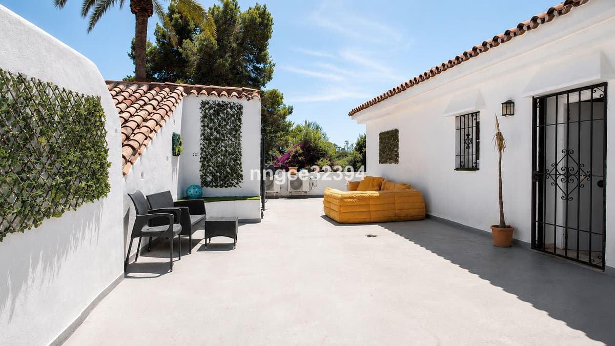 5-Room Penthouse with Guest Suites & Huge 360° Terraces – El Paraíso, New Golden Mile – Tourist Licences Obtainable
