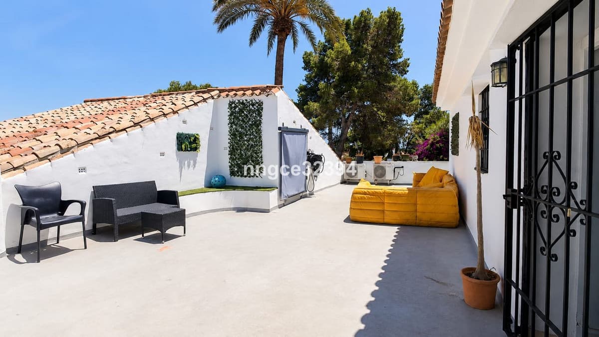 5-Room Penthouse with Guest Suites & Huge 360° Terraces – El Paraíso, New Golden Mile – Tourist Licences Obtainable