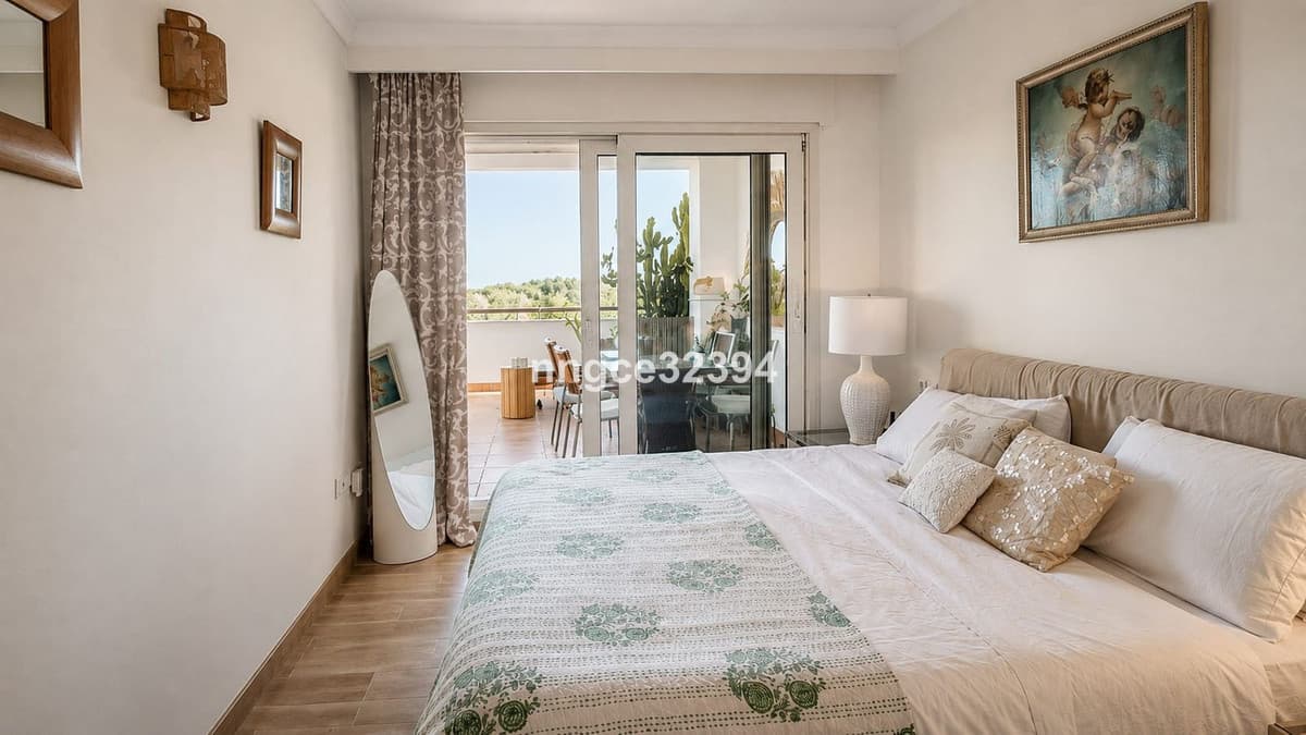 2-Bedroom Sea-View Apartment in Sierra Blanca, 5 Minutes from Marbella's Golden Mile