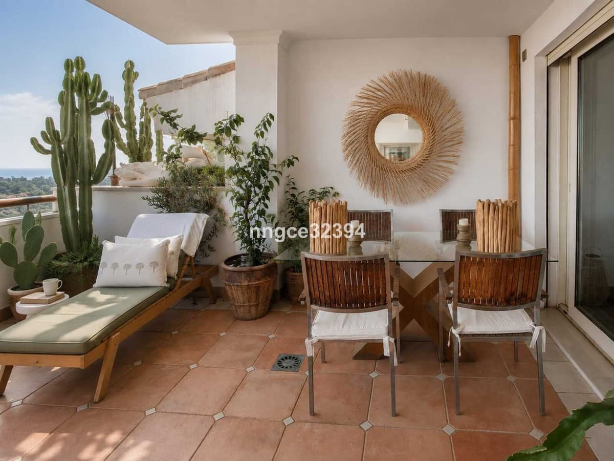2-Bedroom Sea-View Apartment in Sierra Blanca, 5 Minutes from Marbella's Golden Mile