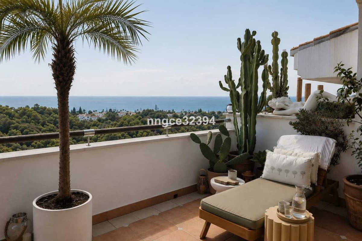 2-Bedroom Sea-View Apartment in Sierra Blanca, 5 Minutes from Marbella's Golden Mile