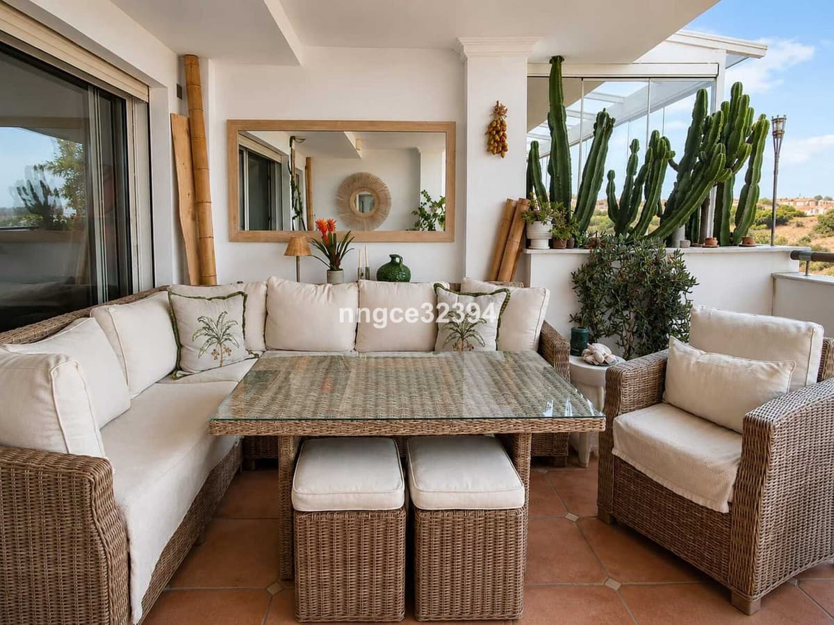 2-Bedroom Sea-View Apartment in Sierra Blanca, 5 Minutes from Marbella's Golden Mile
