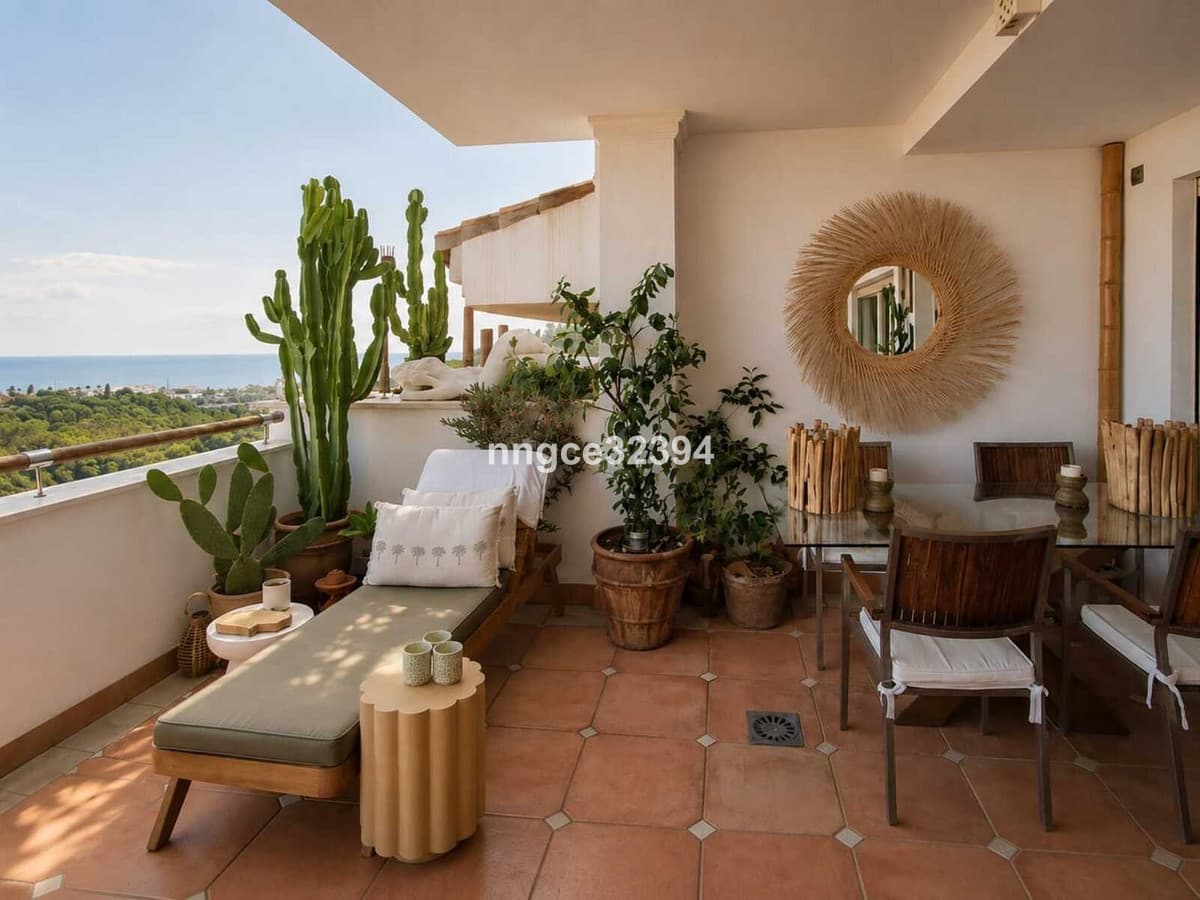 2-Bedroom Sea-View Apartment in Sierra Blanca, 5 Minutes from Marbella's Golden Mile