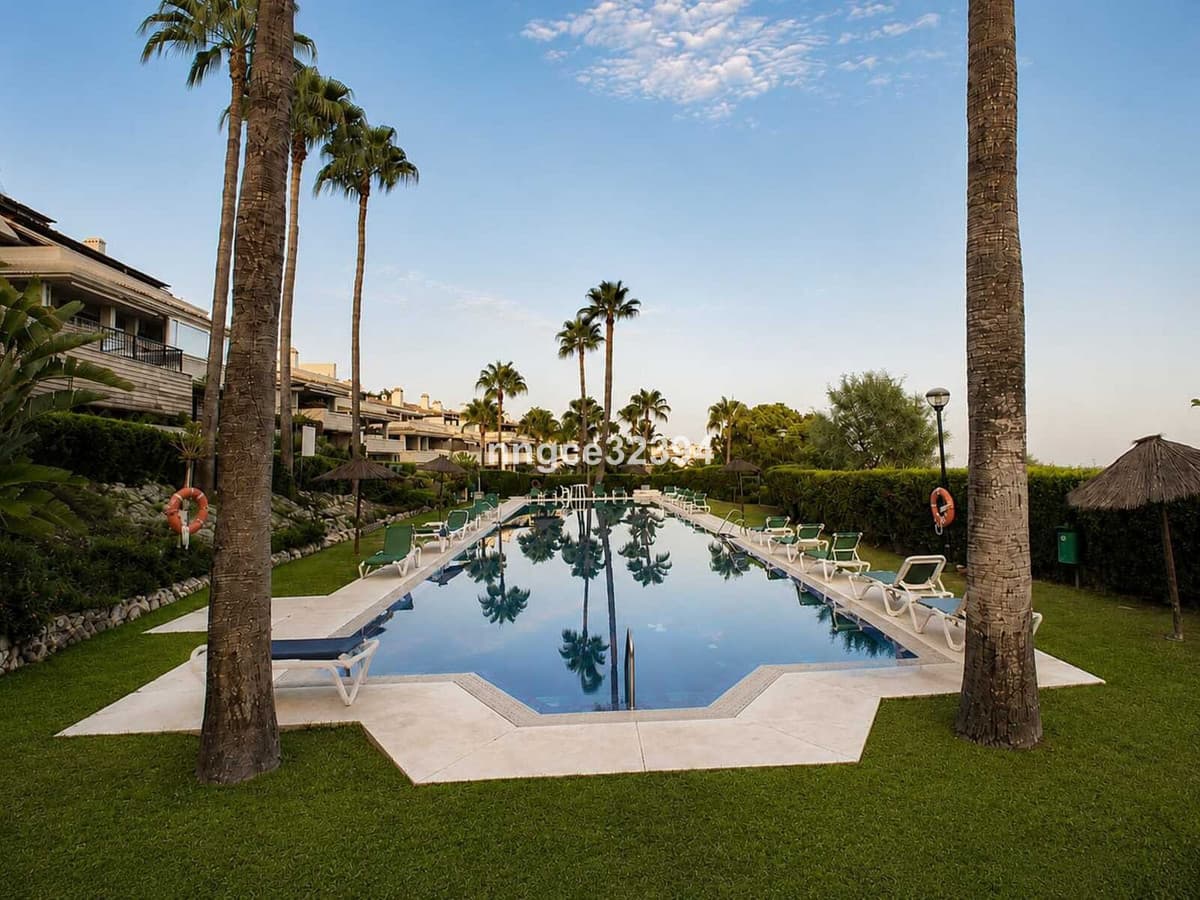 2-Bedroom Sea-View Apartment in Sierra Blanca, 5 Minutes from Marbella's Golden Mile