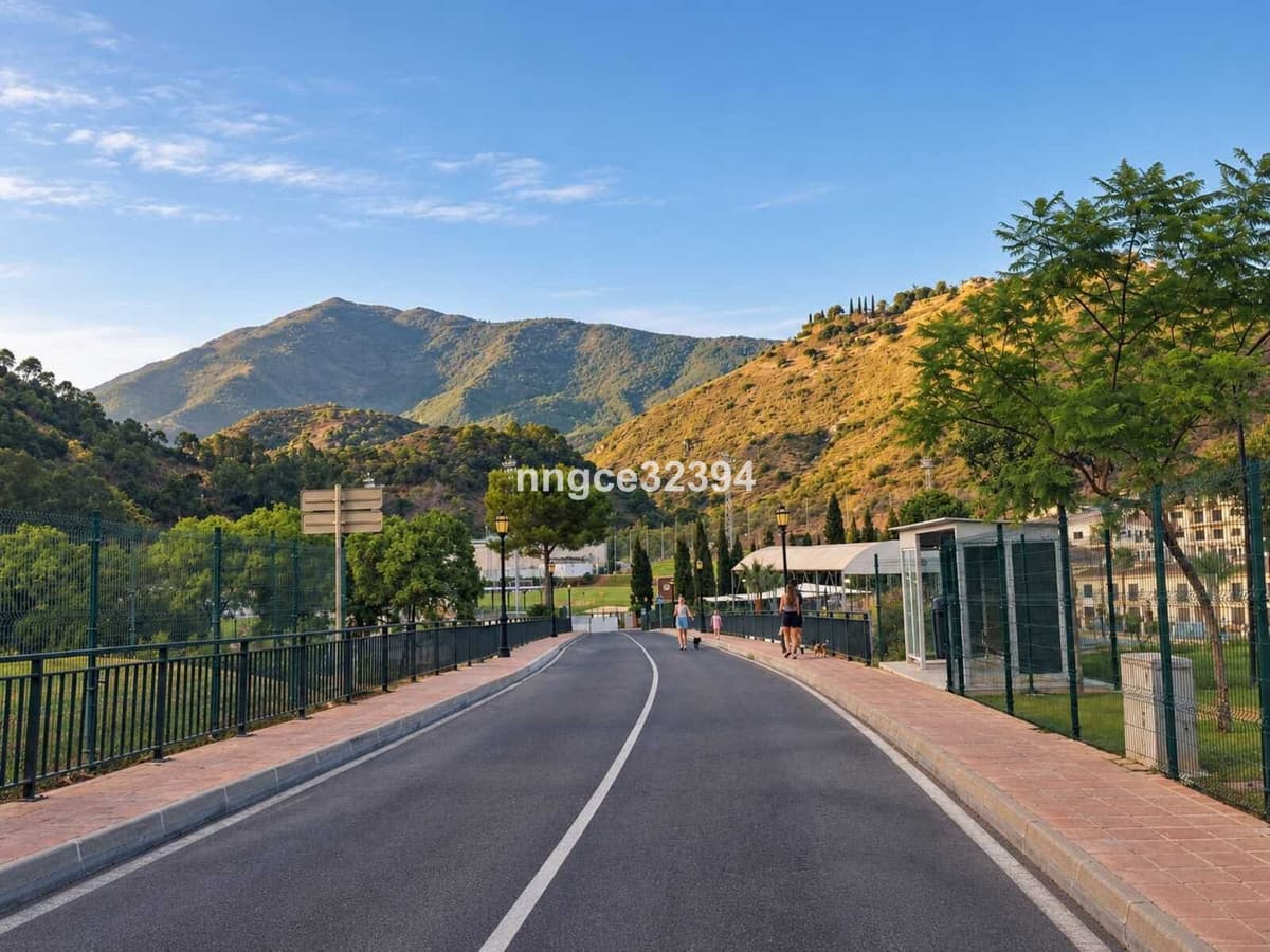 BENAHAVÍS PUEBLO | LARGE COVERED PATIO | FULLY FURNISHED | GARAGE | STORAGE | LIFT | POOL