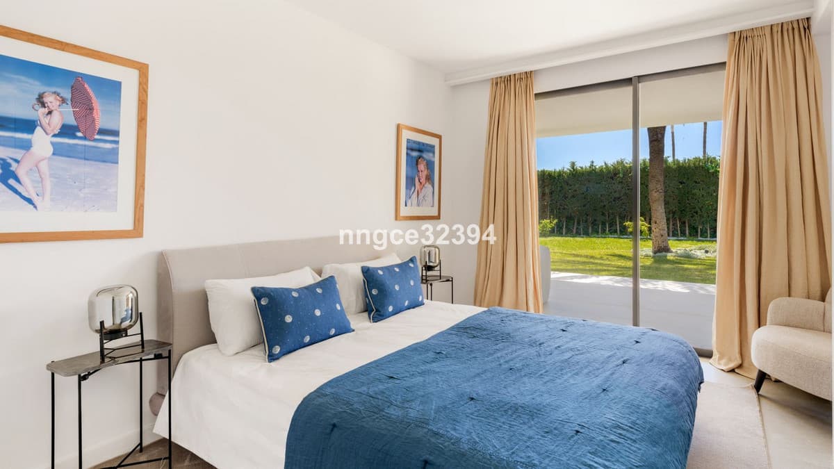 Sophisticated Modern Villa with Panoramic Views on Marbella's Golden Mile This exceptional five-bedroom villa, located o