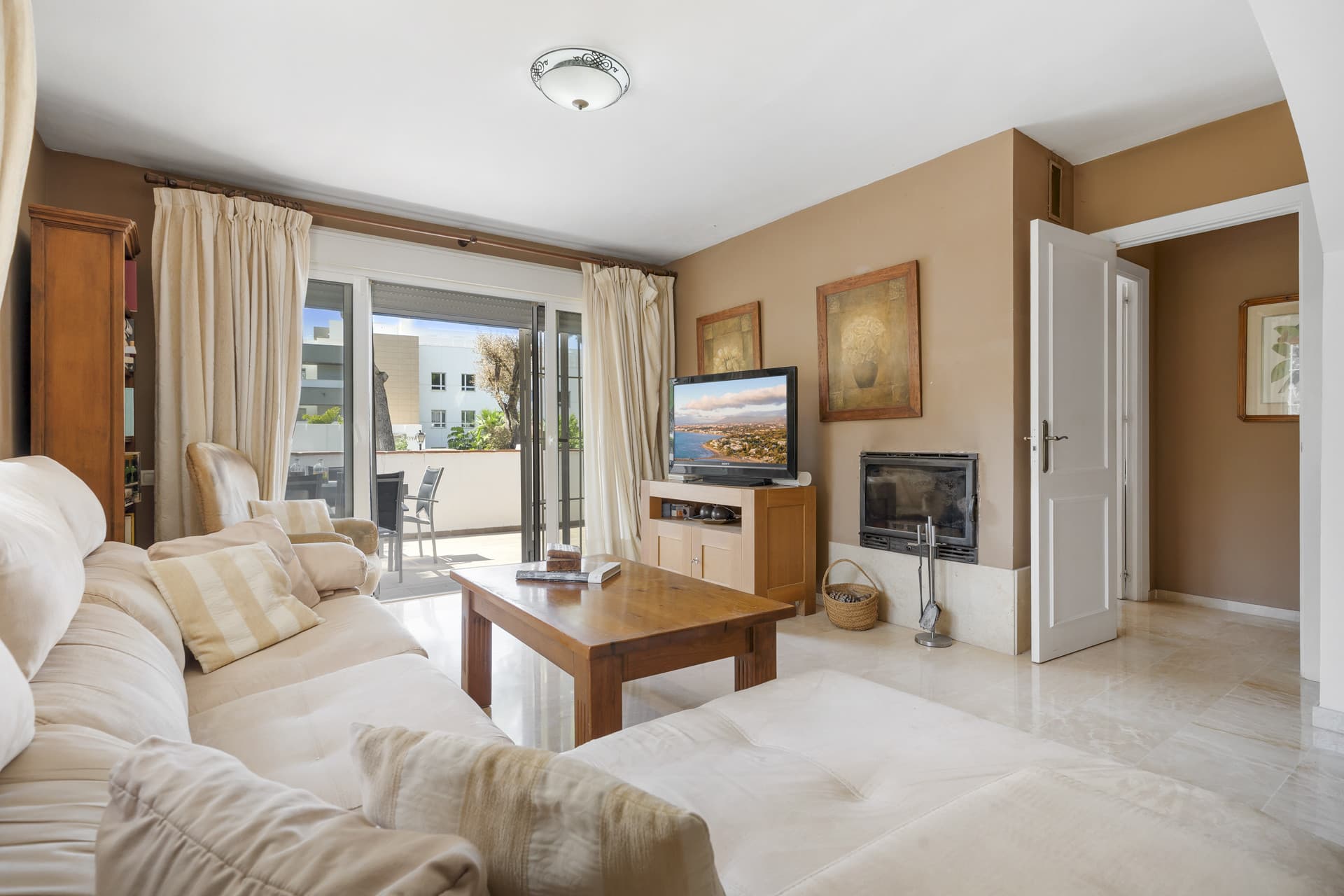 WALKING DISTANCE PUERTO BANUS