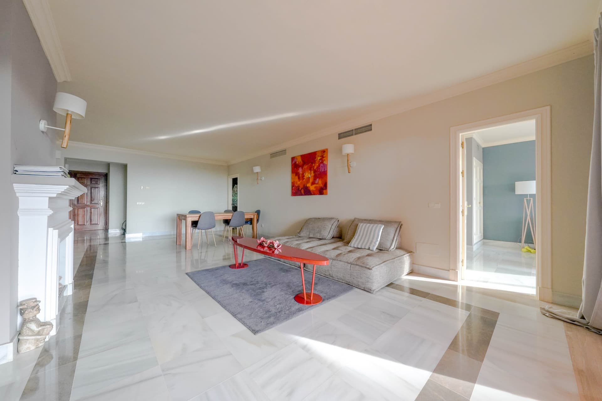 SPACIOUS APARTMENT WITH SEA VIEWS IN MONTE HALCONES