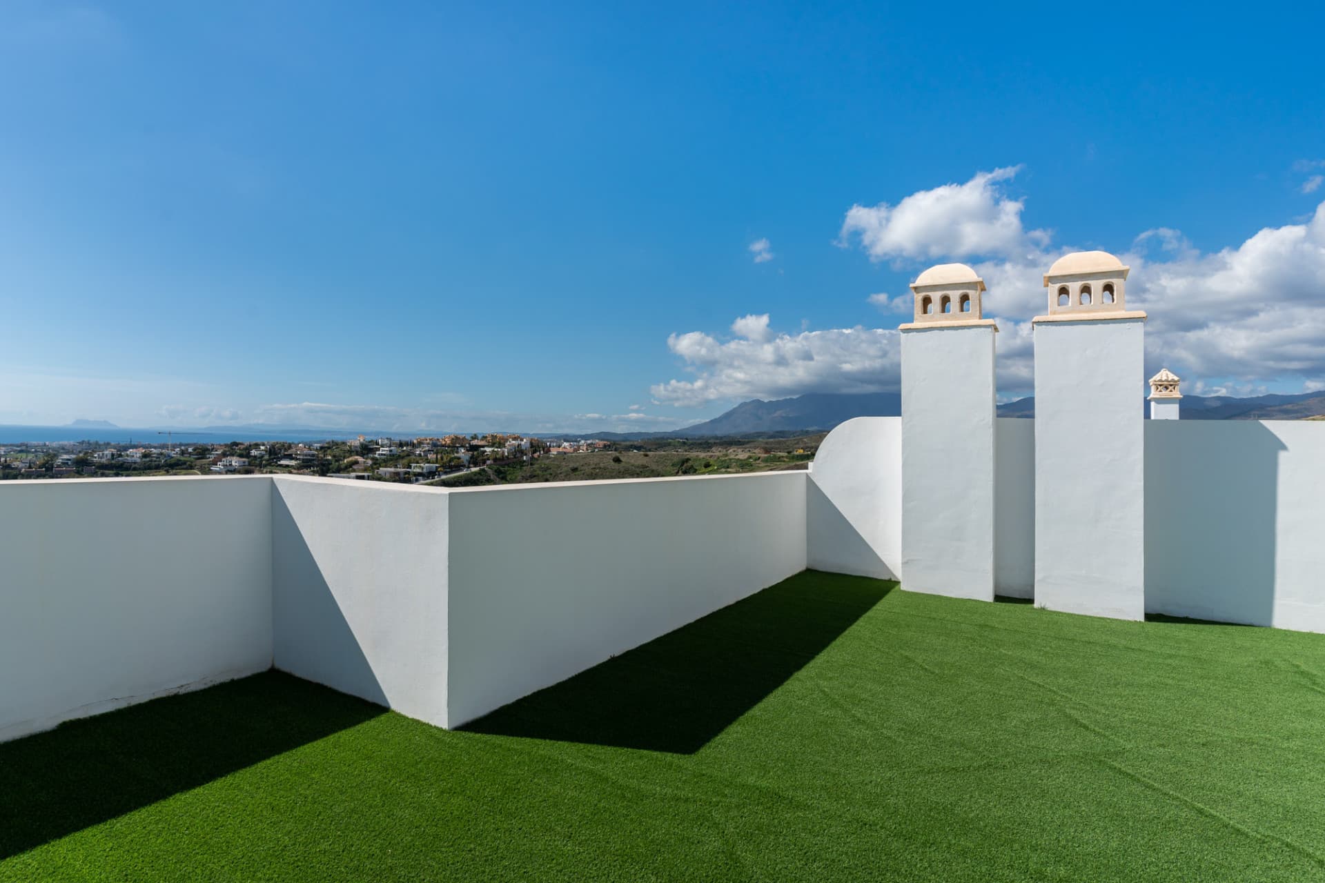 Luxury Duplex Penthouse with Panoramic Sea Views in Paraíso Pueblo