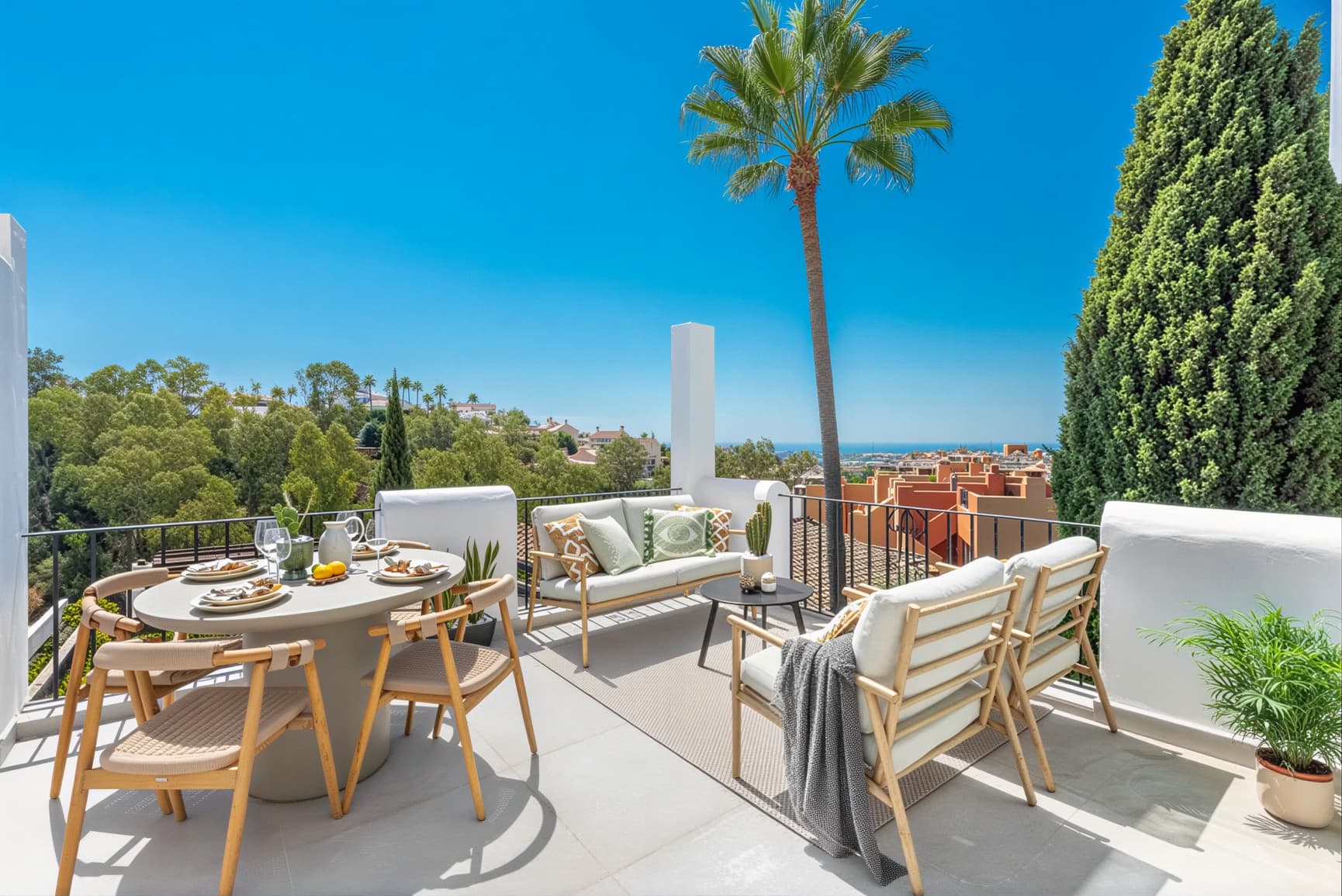 Fully renovated 3-bedroom apartment in urb Los Almendros, Benahavís