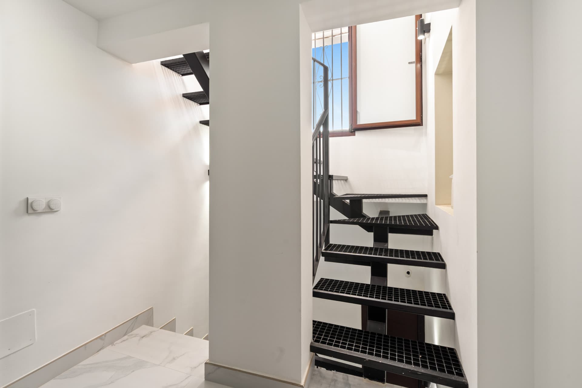 Charming Fully Renovated One Bedroom Townhouse in the Heart of Estepona's Historic Centre