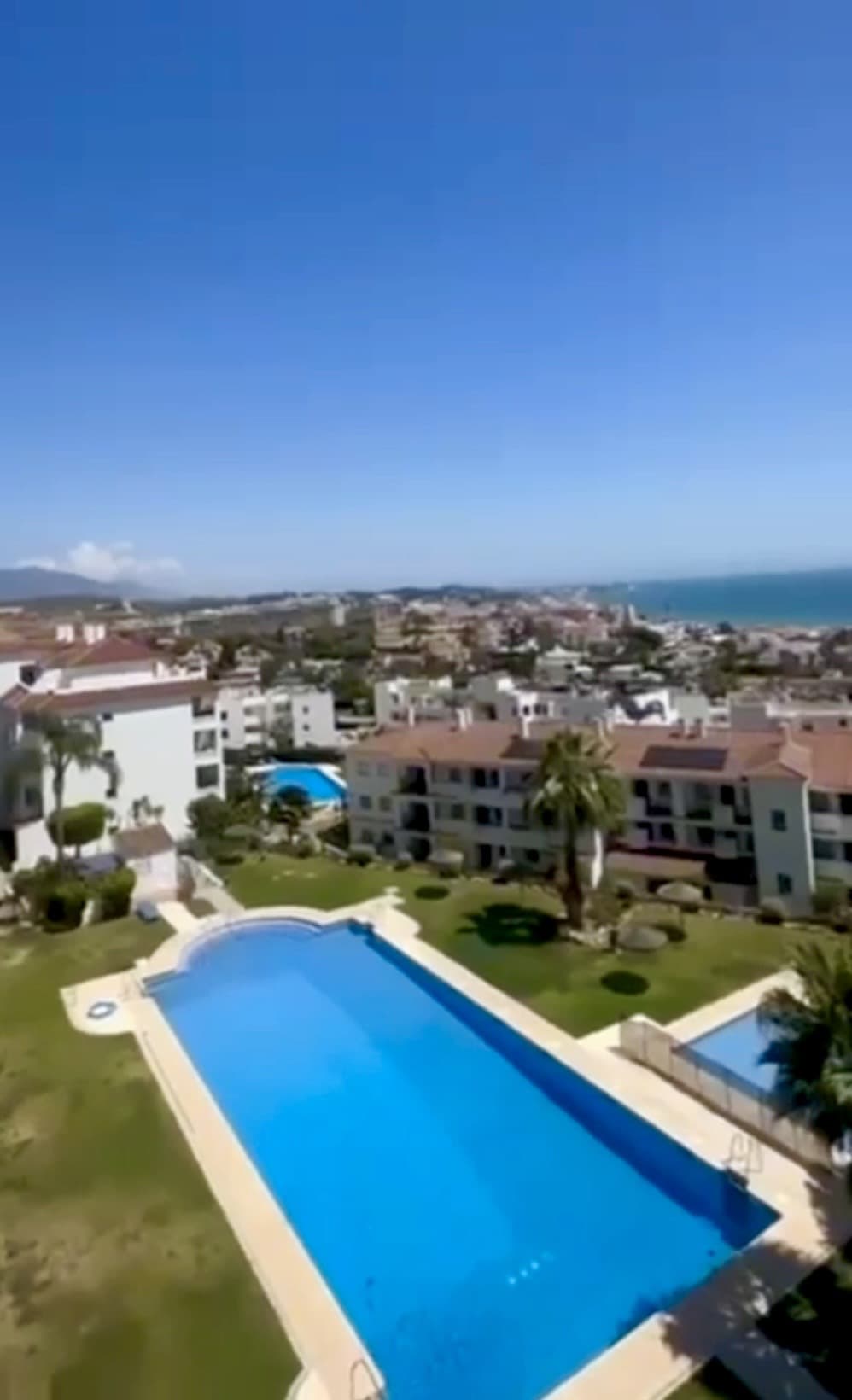 MIRAFLORES | RENOVATED PENTHOUSE WITH PANORAMIC SEA VIEWS AND MOUNTAIN VIEW