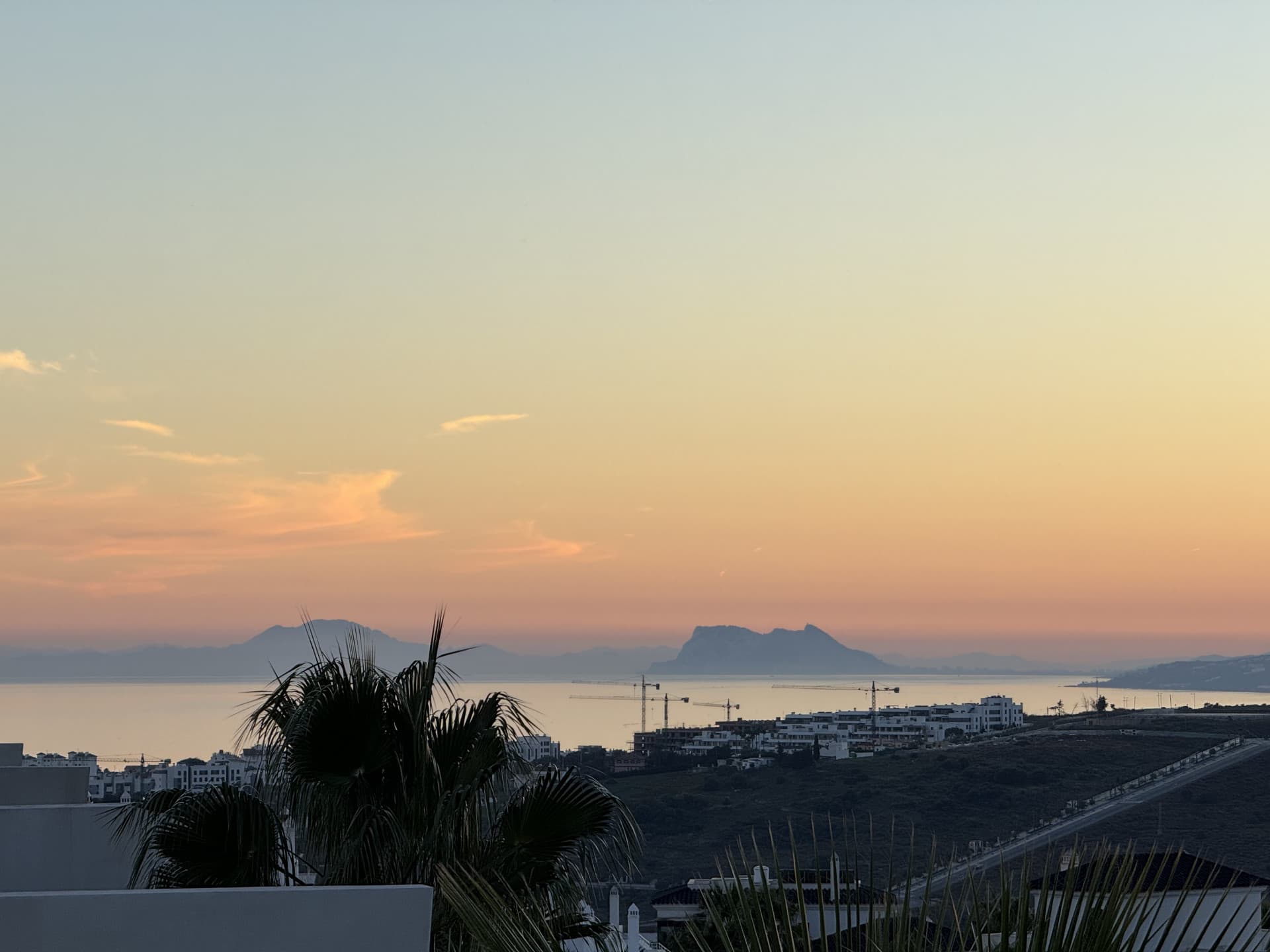Panoramic Sea & Mountain Views · Unrivalled Privacy · 400 m² Total Space