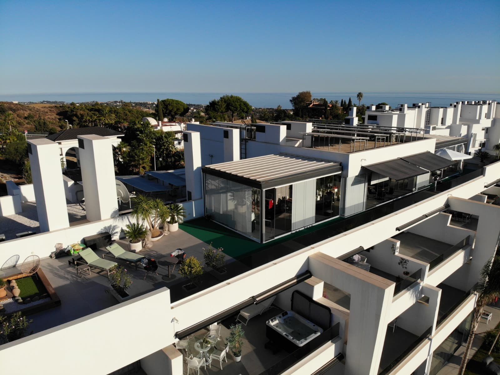 Panoramic Sea & Mountain Views · Unrivalled Privacy · 400 m² Total Space