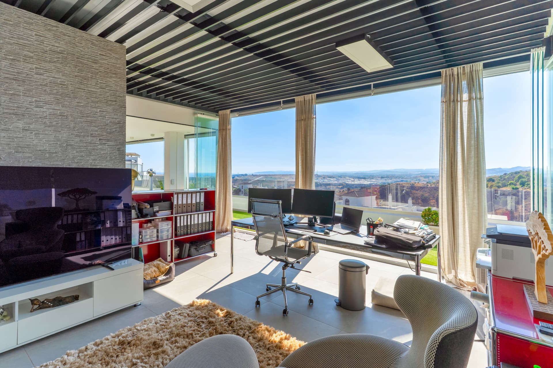 Panoramic Sea & Mountain Views · Unrivalled Privacy · 400 m² Total Space