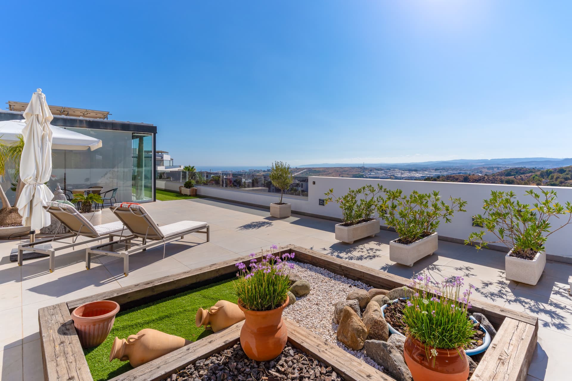 Panoramic Sea & Mountain Views · Unrivalled Privacy · 400 m² Total Space