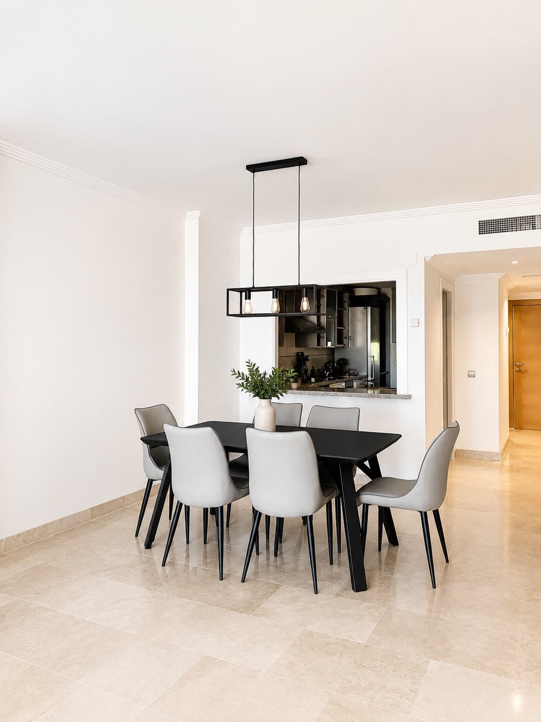 Ground floor with garden and big terrace