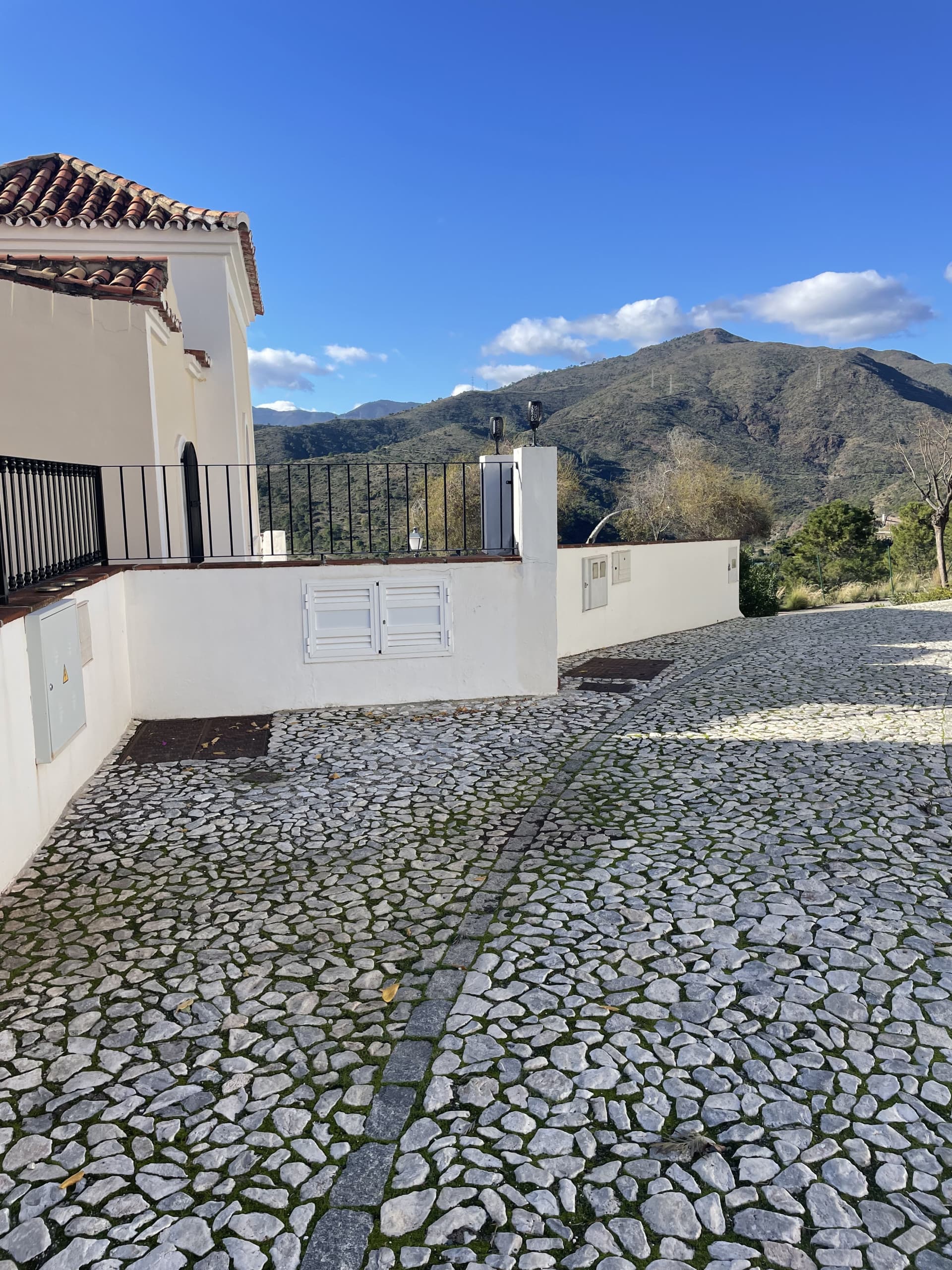 Idyllic townhouse with sea views in Monte Mayor, Benahavis