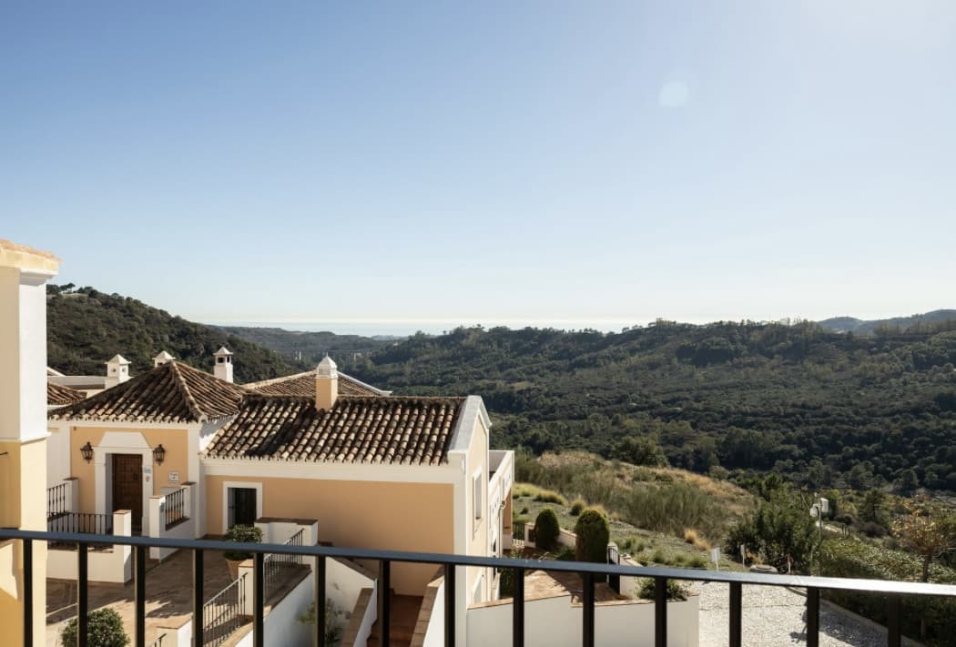 Idyllic townhouse with sea views in Monte Mayor, Benahavis