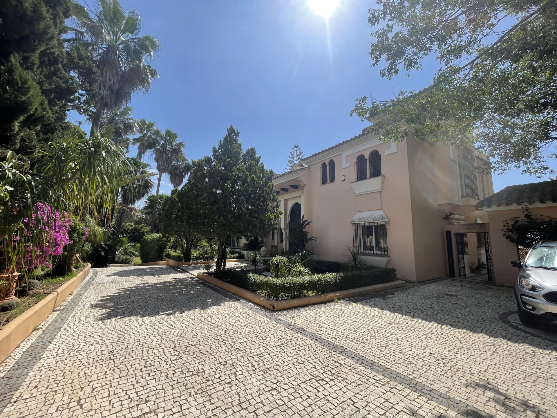 Frontline beach villa, New Golden Mile, Estepona
