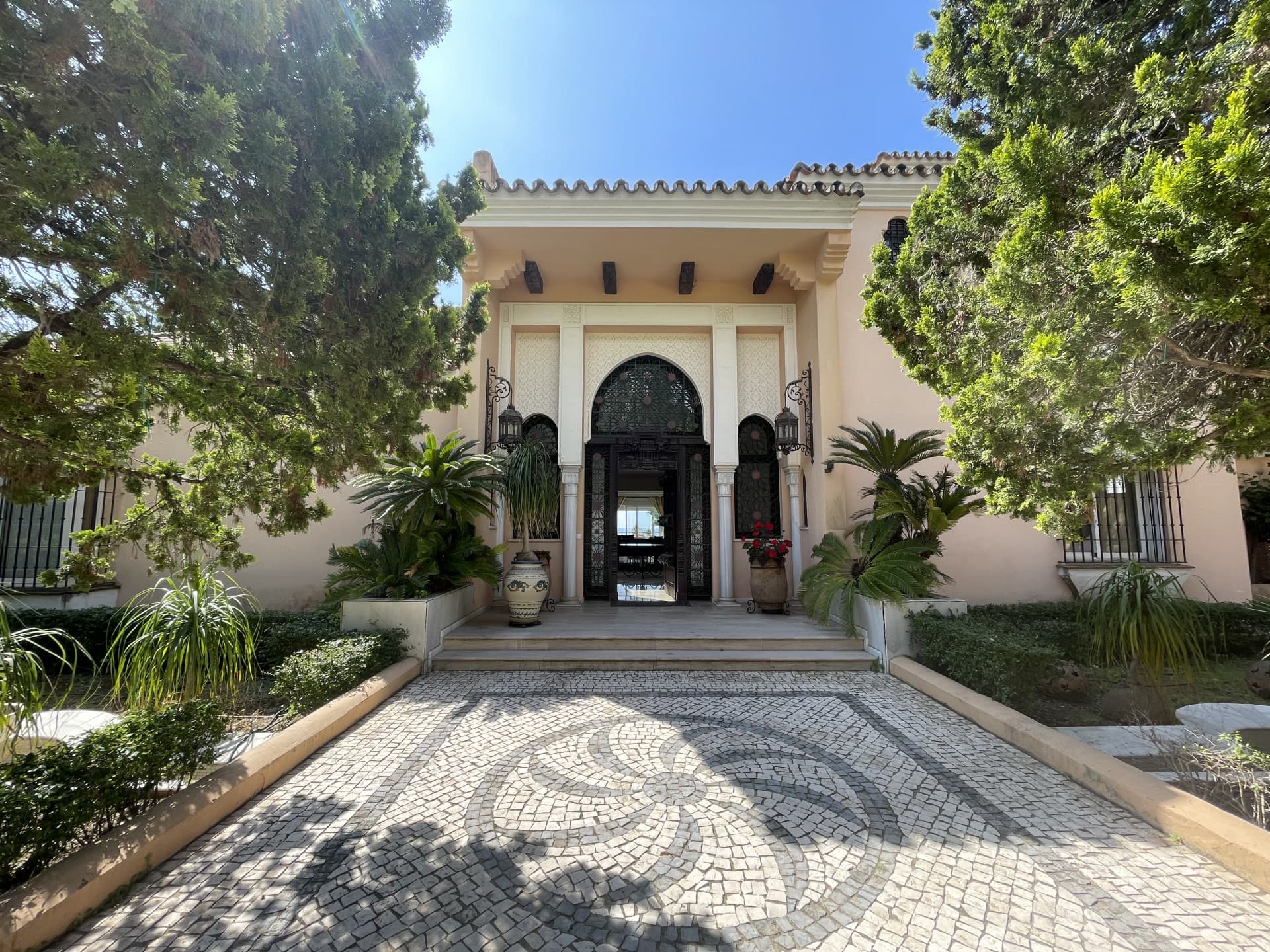 Frontline beach villa, New Golden Mile, Estepona