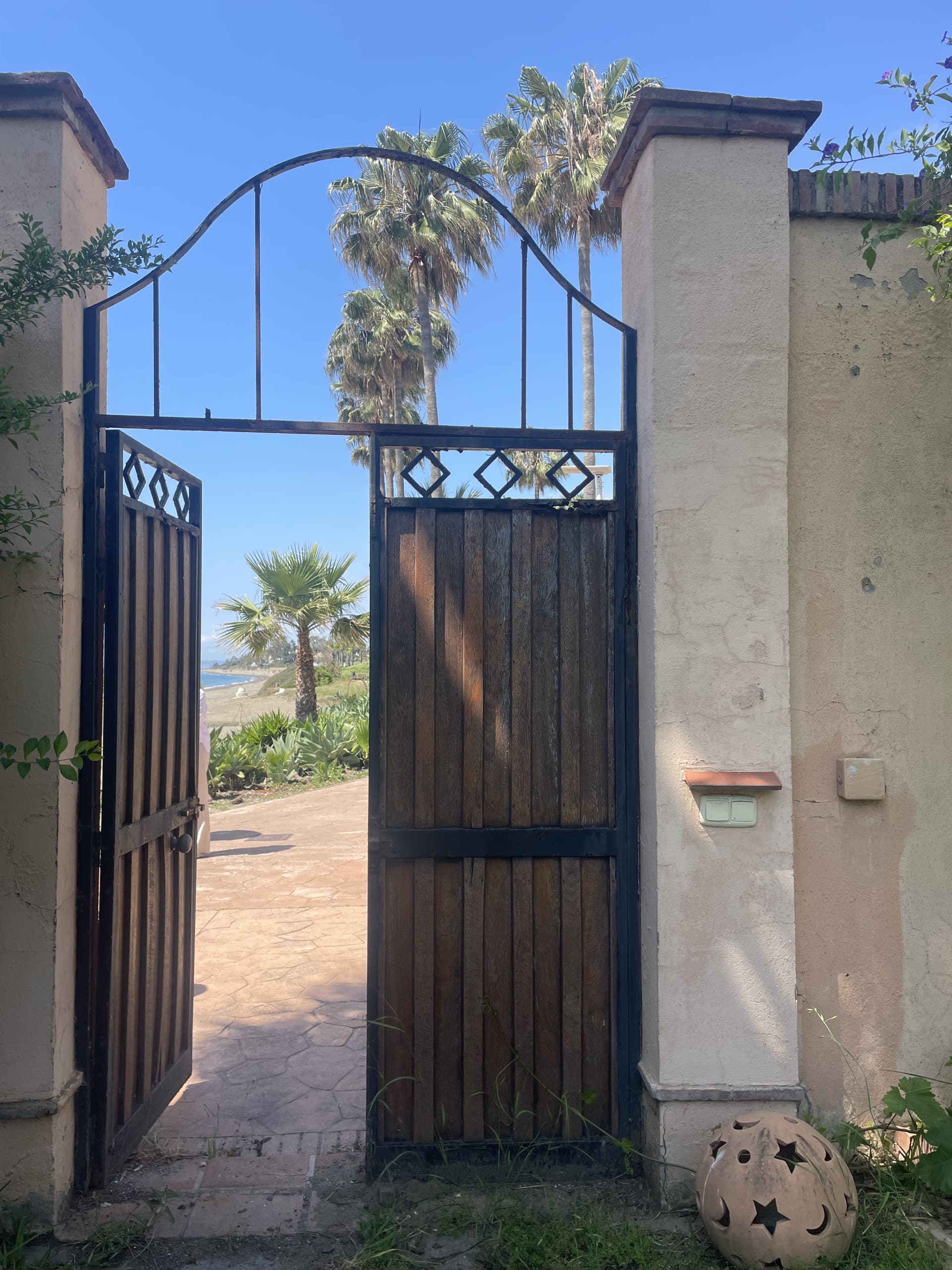 Frontline beach villa, New Golden Mile, Estepona