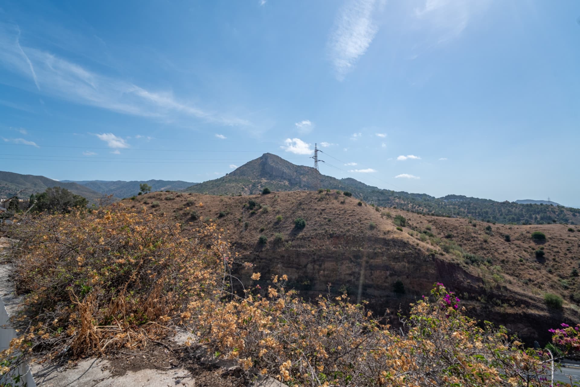 Stunning house located in one of the most exclusive and valued residential areas of Málaga, Cerrado de Calderón, in a quiet, safe and surrounded by nature