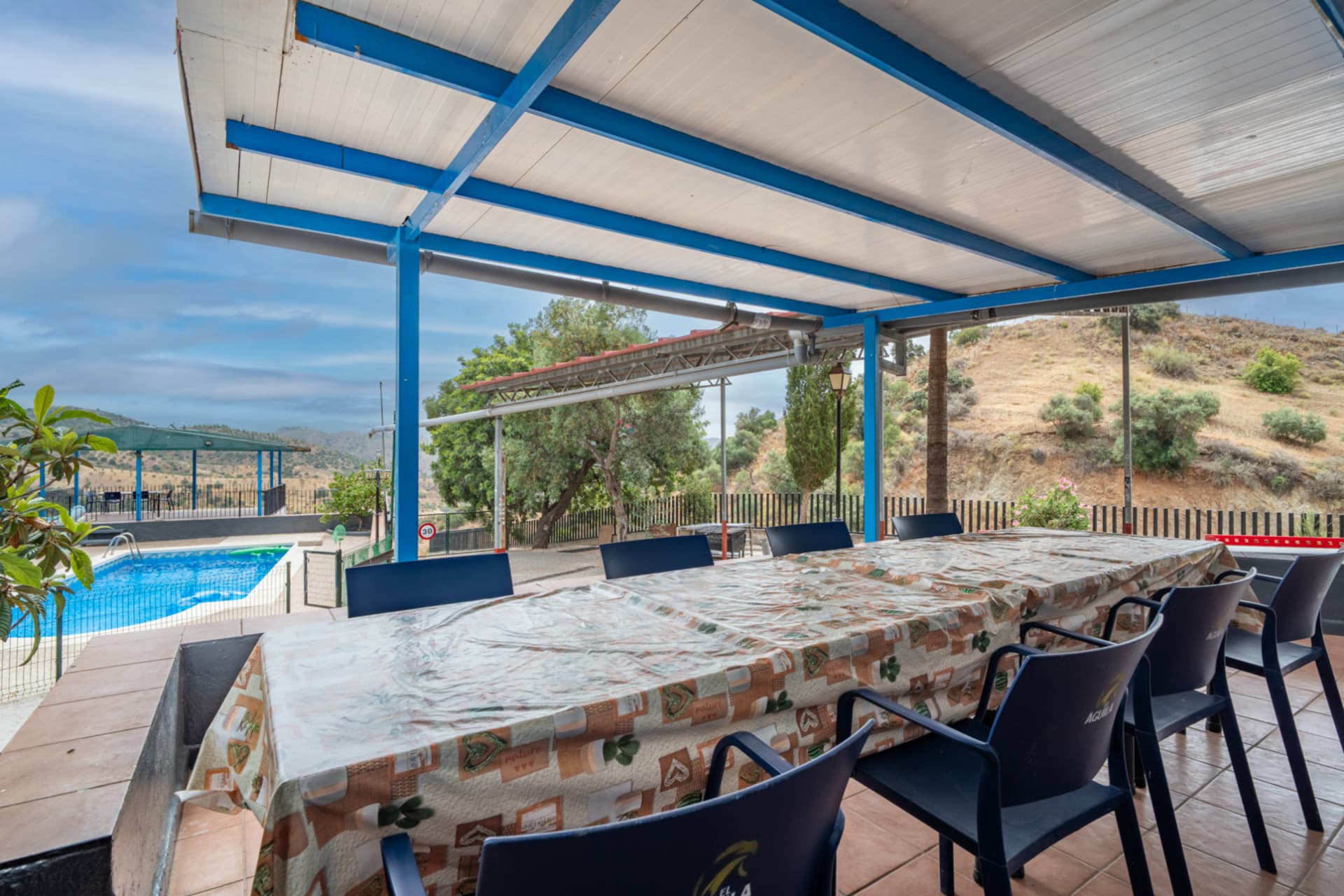 Discover this magnificent property located in a privileged setting, surrounded by nature, peace, and absolute privacy, just a few minutes from Santa Rosalía - Maqueda.
