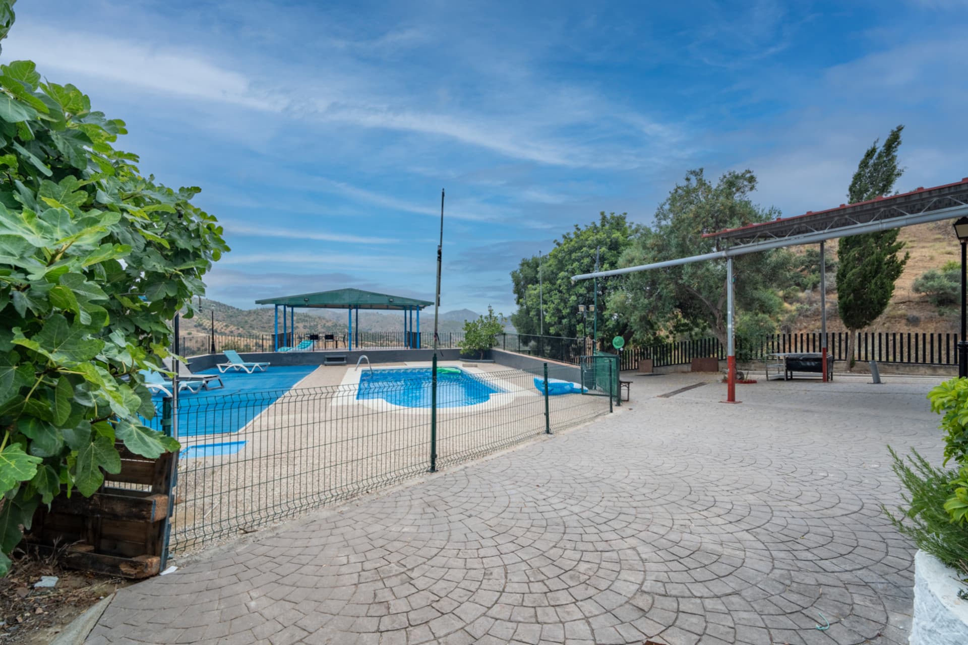 Discover this magnificent property located in a privileged setting, surrounded by nature, peace, and absolute privacy, just a few minutes from Santa Rosalía - Maqueda.