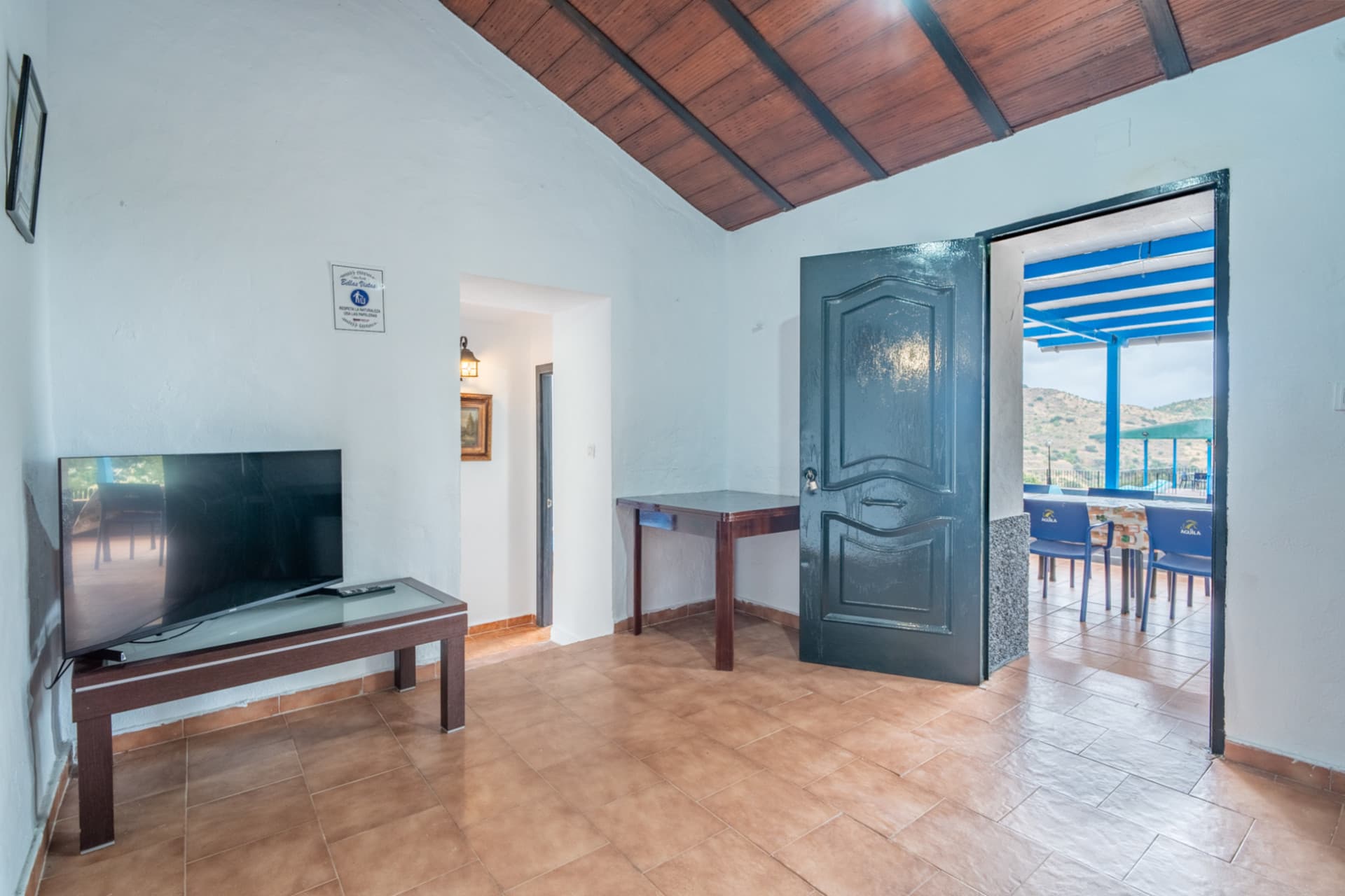 Discover this magnificent property located in a privileged setting, surrounded by nature, peace, and absolute privacy, just a few minutes from Santa Rosalía - Maqueda.