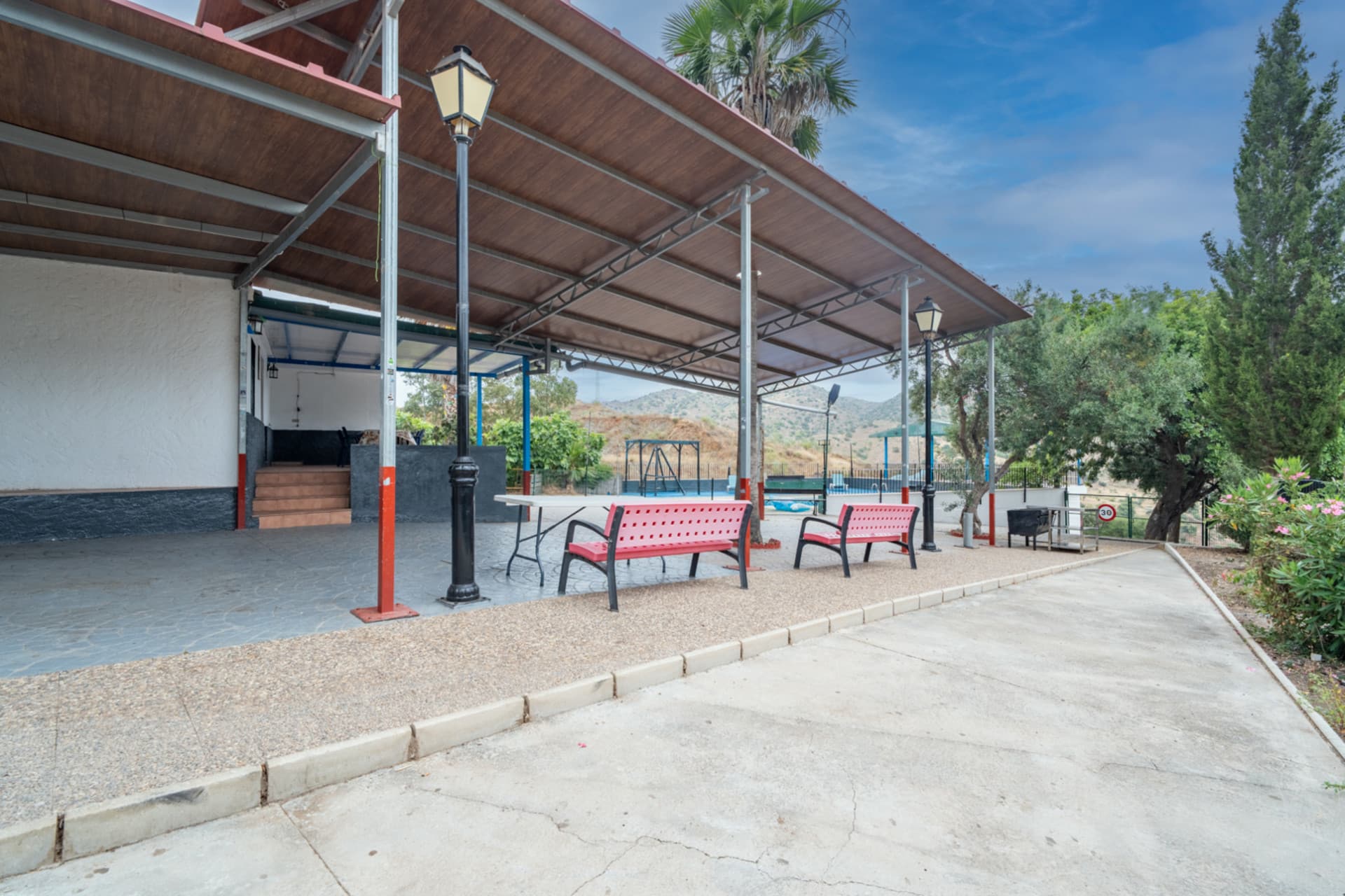 Discover this magnificent property located in a privileged setting, surrounded by nature, peace, and absolute privacy, just a few minutes from Santa Rosalía - Maqueda.